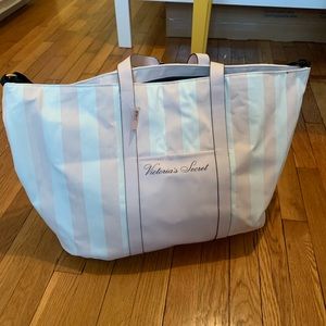 Victoria’s Secret Weekend tote